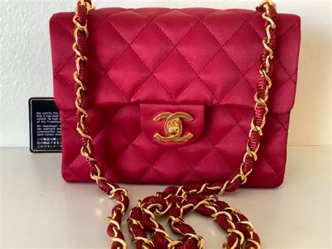 chanel vintage 2005 mini flap with 8 stitches per diamond